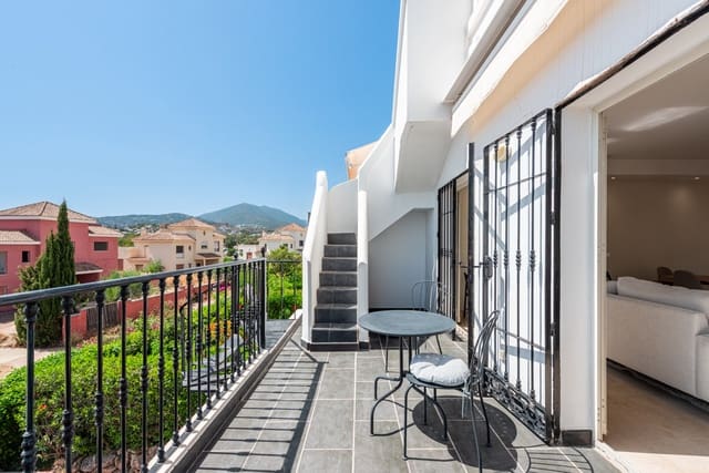 3 soveværelse Byhus til salg i Marbella med swimmingpool - € 775.000 (Ref: 9964964)
