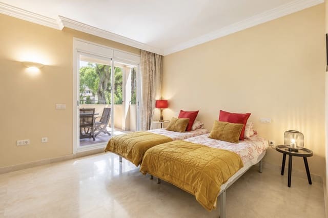 2 slaapkamer Appartement te koop in Marbella met zwembad garage - € 850.000 (Ref: 9964965)