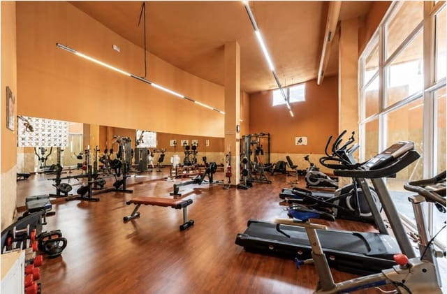 2 slaapkamer Appartement te koop in Marbella met zwembad garage - € 850.000 (Ref: 9964965)