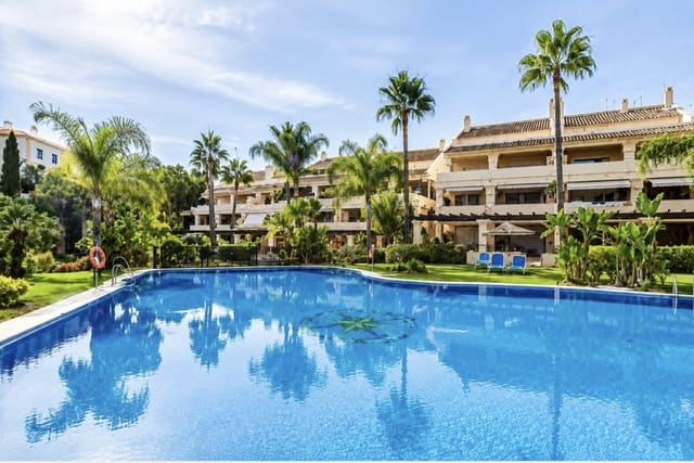 2 slaapkamer Appartement te koop in Marbella met zwembad garage - € 850.000 (Ref: 9964965)
