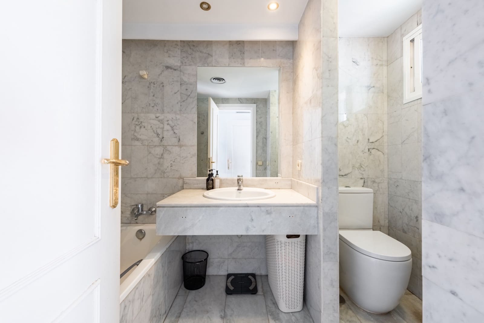 3 soverom Hus til salgs i Marbella med svømmebasseng garasje - € 595 000 (Ref: 9966324)
