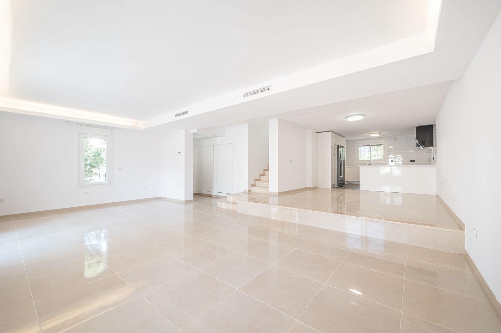 3 sovrum Semi-fristående Villa till salu i Marbella med pool garage - 699 000 € (Ref: 9966326)