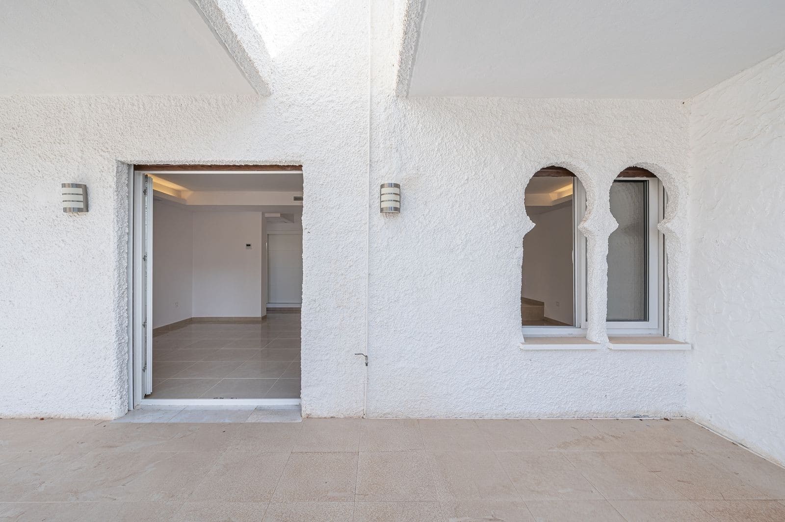 3 sovrum Semi-fristående Villa till salu i Marbella med pool garage - 699 000 € (Ref: 9966326)