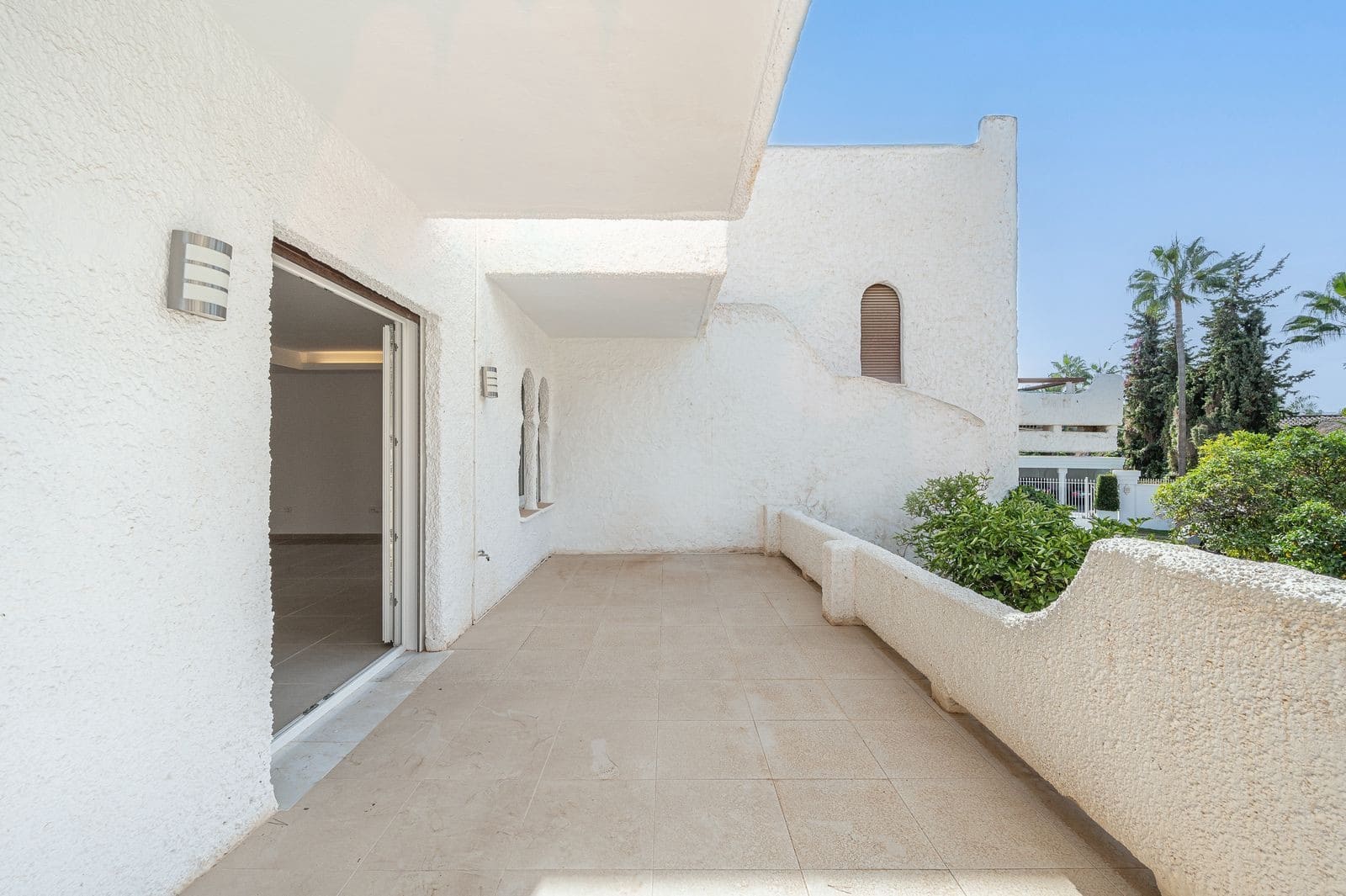 3 sovrum Semi-fristående Villa till salu i Marbella med pool garage - 699 000 € (Ref: 9966326)