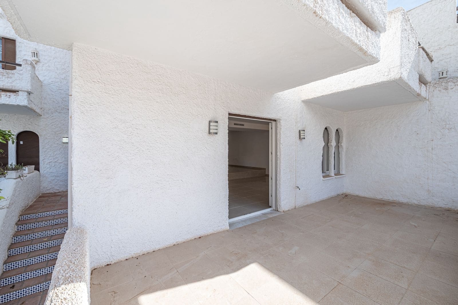 3 sovrum Semi-fristående Villa till salu i Marbella med pool garage - 699 000 € (Ref: 9966326)