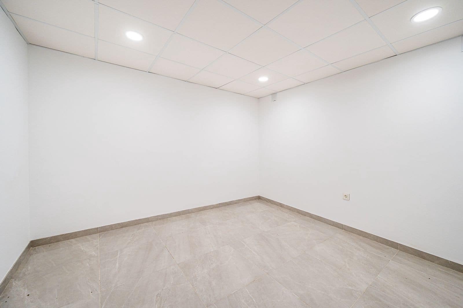 3 sovrum Semi-fristående Villa till salu i Marbella med pool garage - 699 000 € (Ref: 9966326)