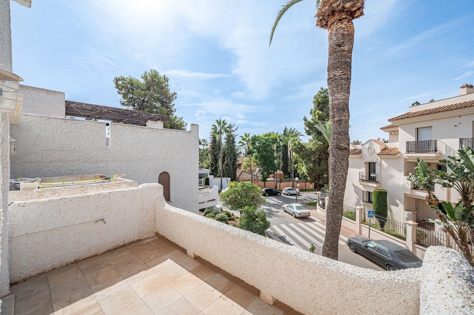 3 sovrum Semi-fristående Villa till salu i Marbella med pool garage - 699 000 € (Ref: 9966326)