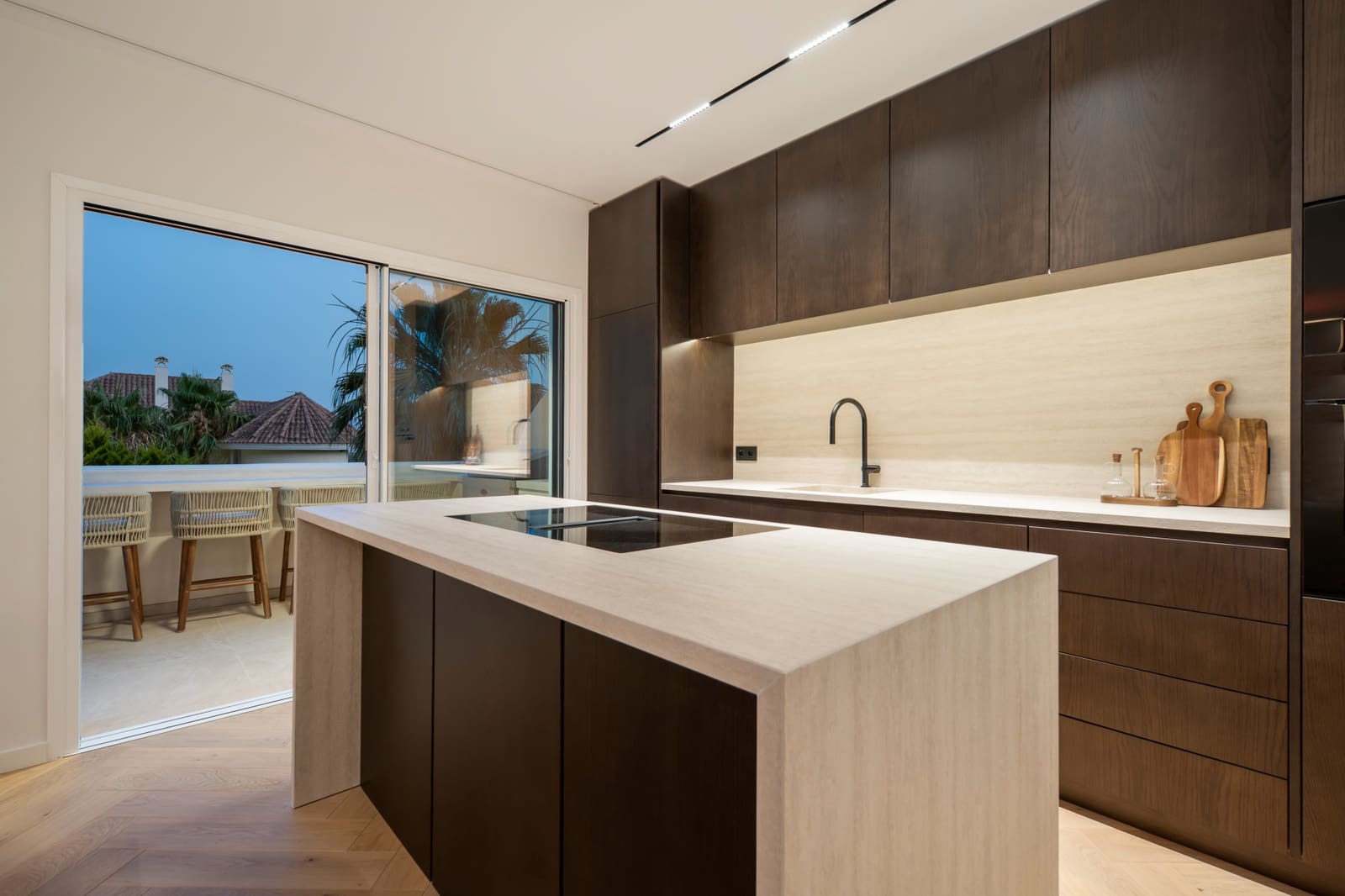 3 soverom Penthouse til salgs i Nueva Andalucia med svømmebasseng garasje - € 1 695 000 (Ref: 9970298)