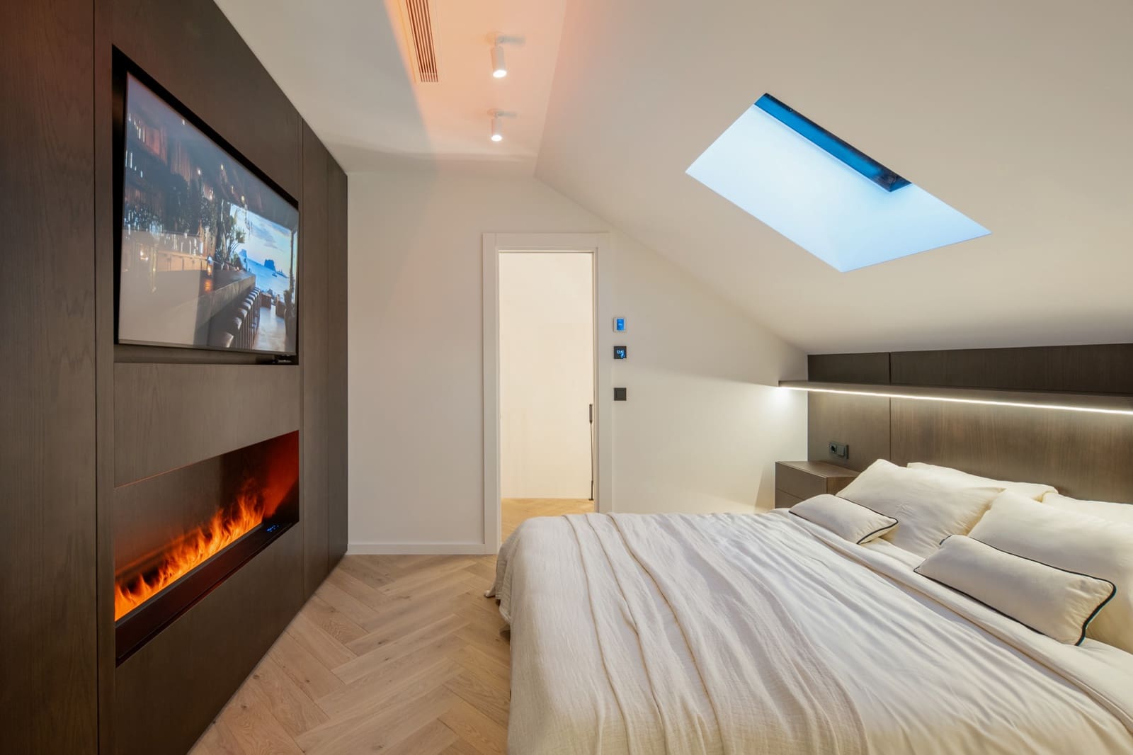 3 soverom Penthouse til salgs i Nueva Andalucia med svømmebasseng garasje - € 1 695 000 (Ref: 9970298)
