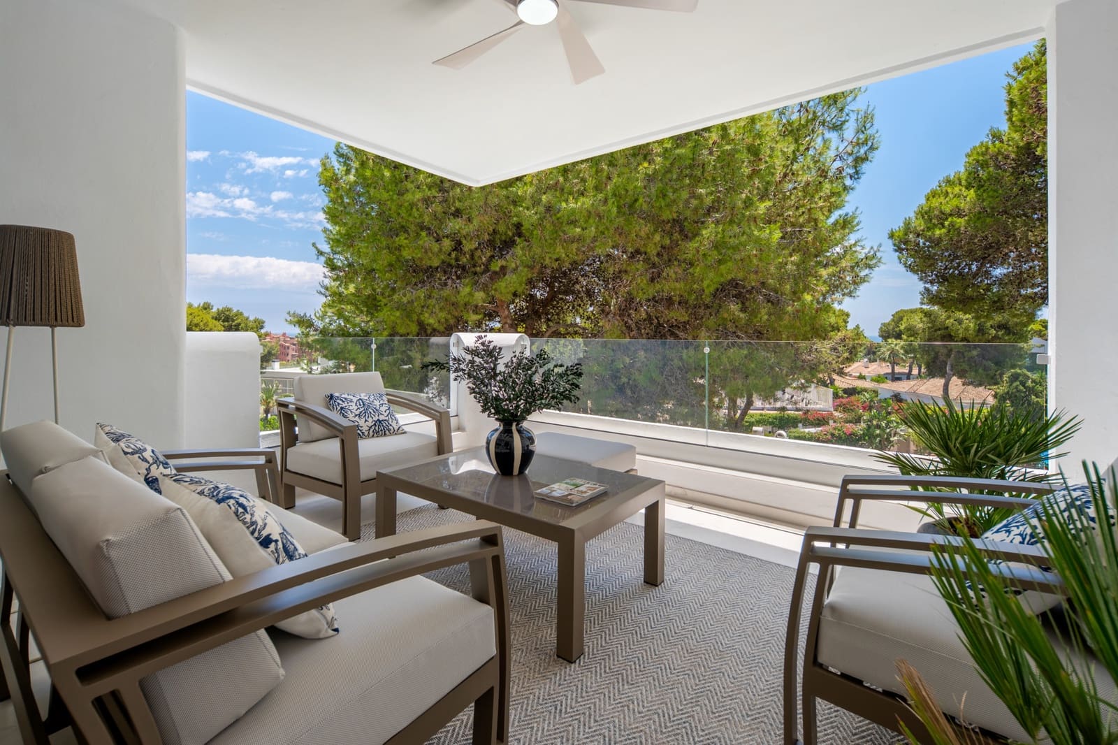 3 soverom Penthouse til salgs i Marbella med svømmebasseng garasje - € 1 695 000 (Ref: 9970300)
