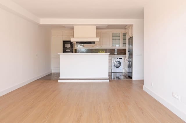 2 bedroom Apartment for sale in Estepona with pool garage - € 375,000 (Ref: 9975000)