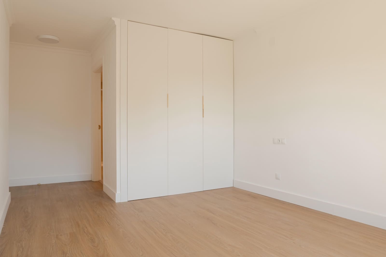 2 soveværelse Lejlighed til salg i Estepona med swimmingpool garage - € 375.000 (Ref: 9975000)