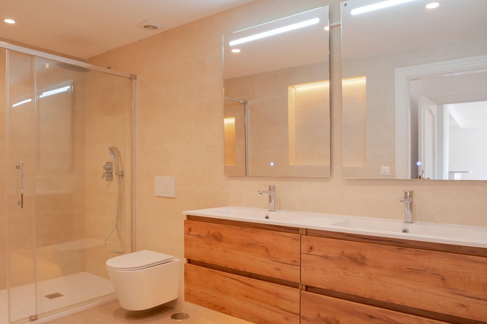 2 soveværelse Lejlighed til salg i Estepona med swimmingpool garage - € 375.000 (Ref: 9975000)