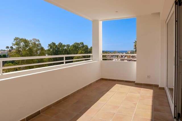 2 bedroom Apartment for sale in Estepona with pool garage - € 375,000 (Ref: 9975000)