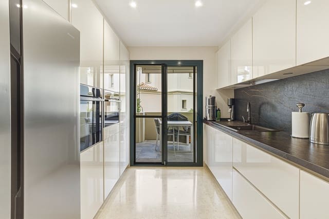 2 slaapkamer Appartement te koop in Benahavís met zwembad garage - € 595.000 (Ref: 9975002)