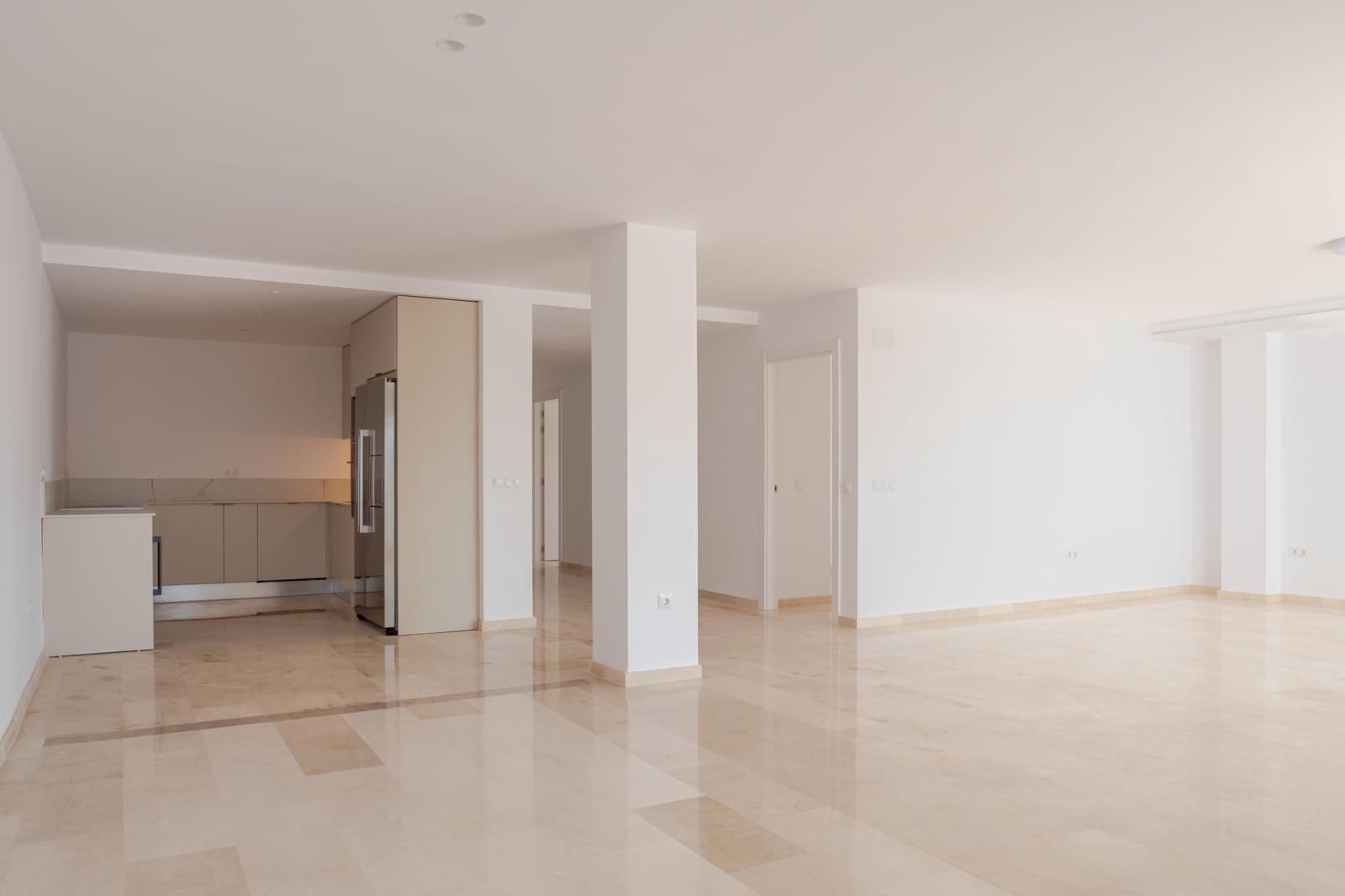 3 sypialnia Apartament na sprzedaż w Estepona z basenem garażem - 699 000 € (Ref: 9976916)
