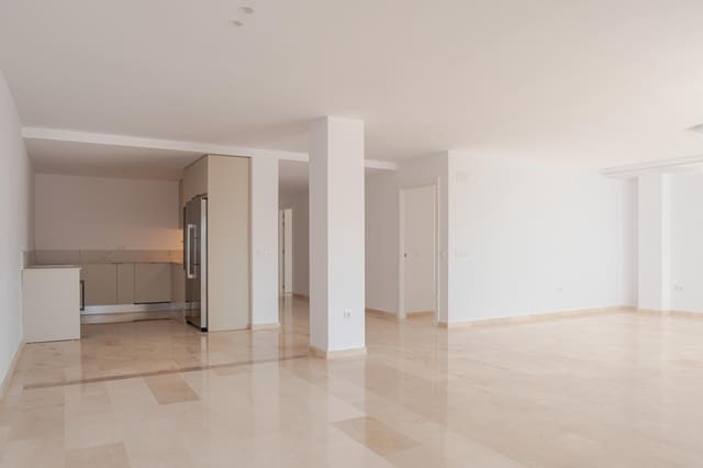 3 bedroom Apartment for sale in Estepona with pool garage - € 699,000 (Ref: 9976916)