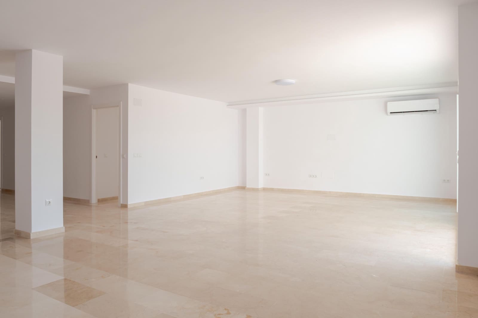 3 sypialnia Apartament na sprzedaż w Estepona z basenem garażem - 699 000 € (Ref: 9976916)