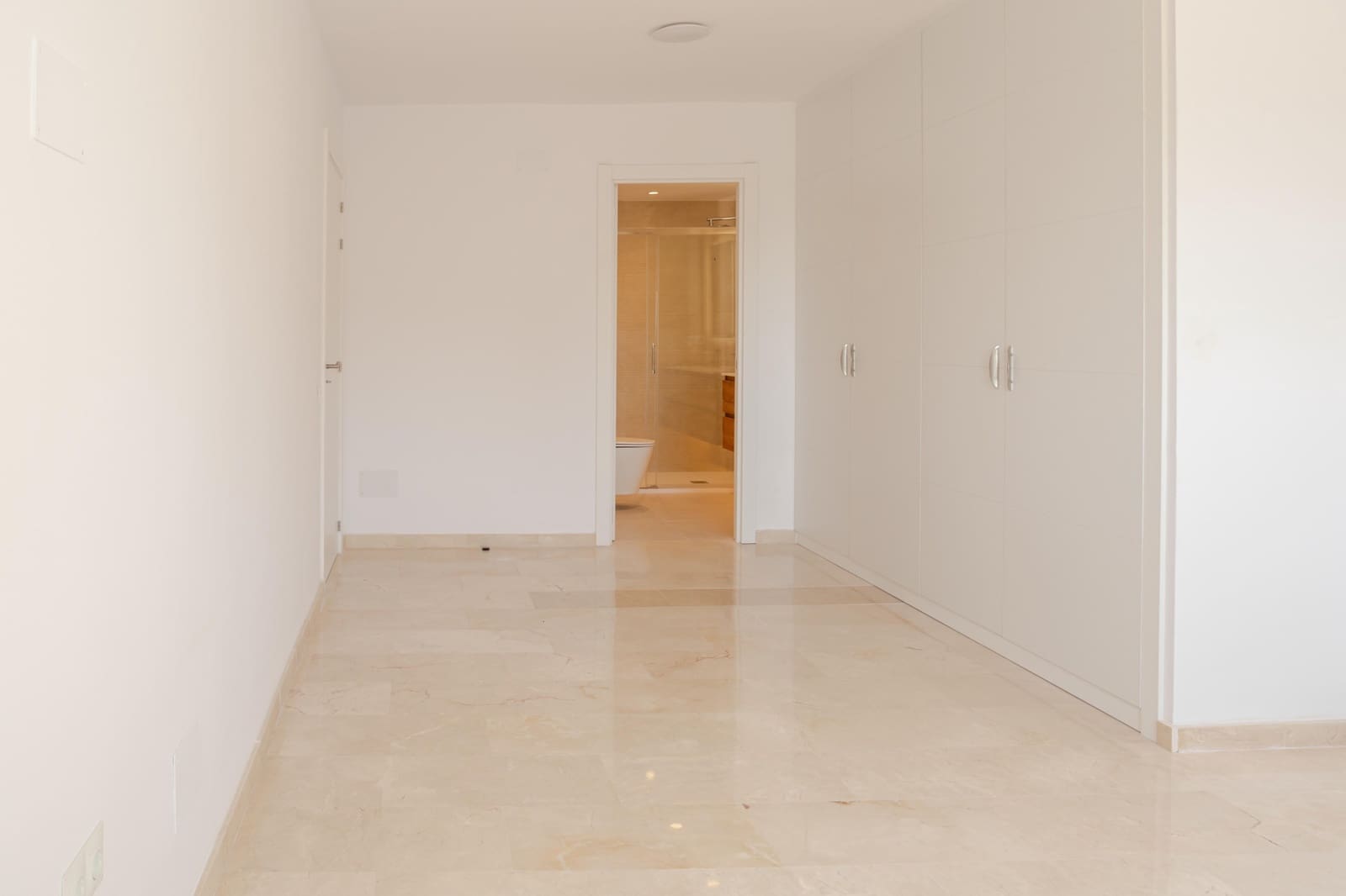 3 sypialnia Apartament na sprzedaż w Estepona z basenem garażem - 699 000 € (Ref: 9976916)