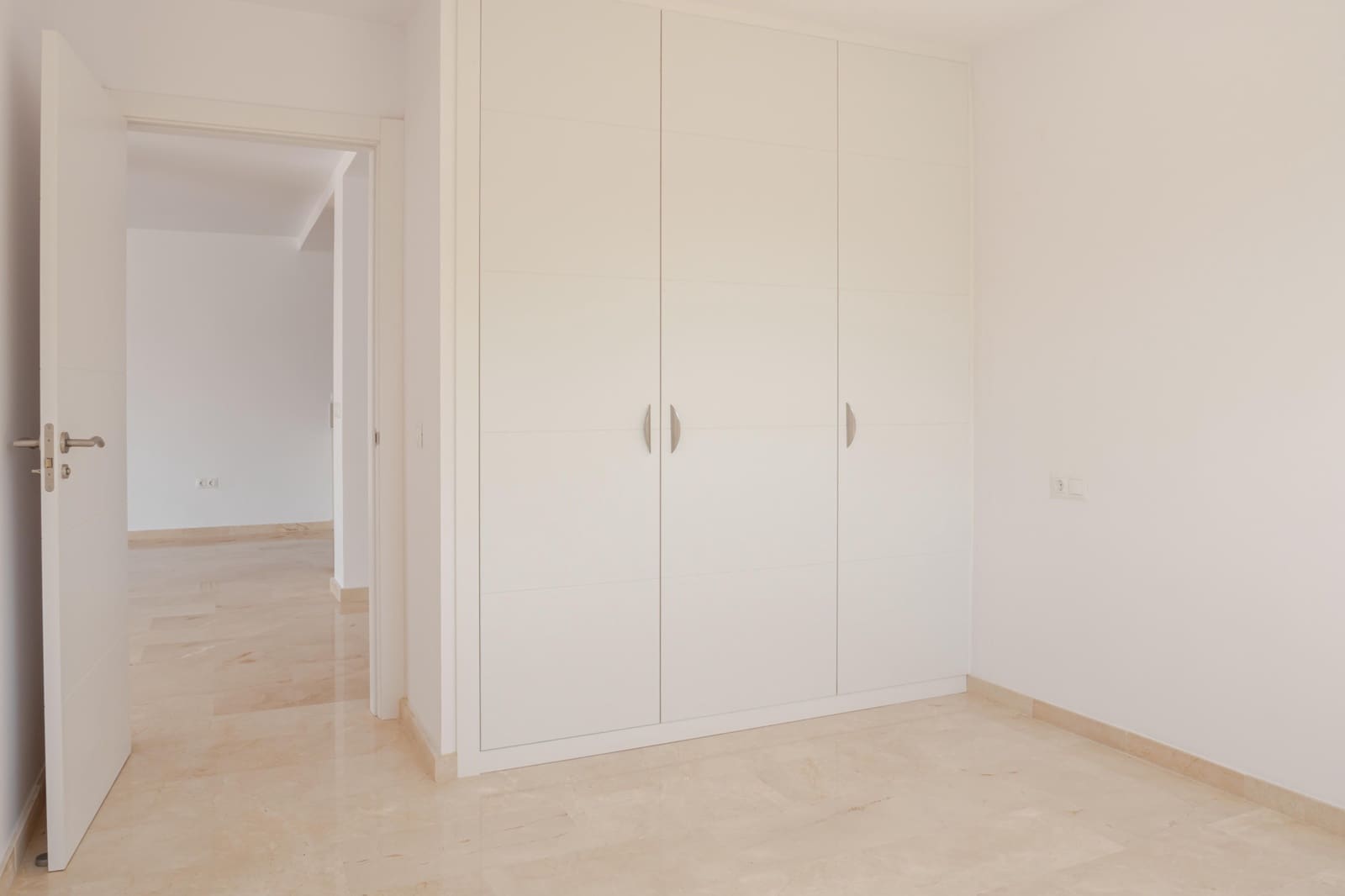 3 sypialnia Apartament na sprzedaż w Estepona z basenem garażem - 699 000 € (Ref: 9976916)