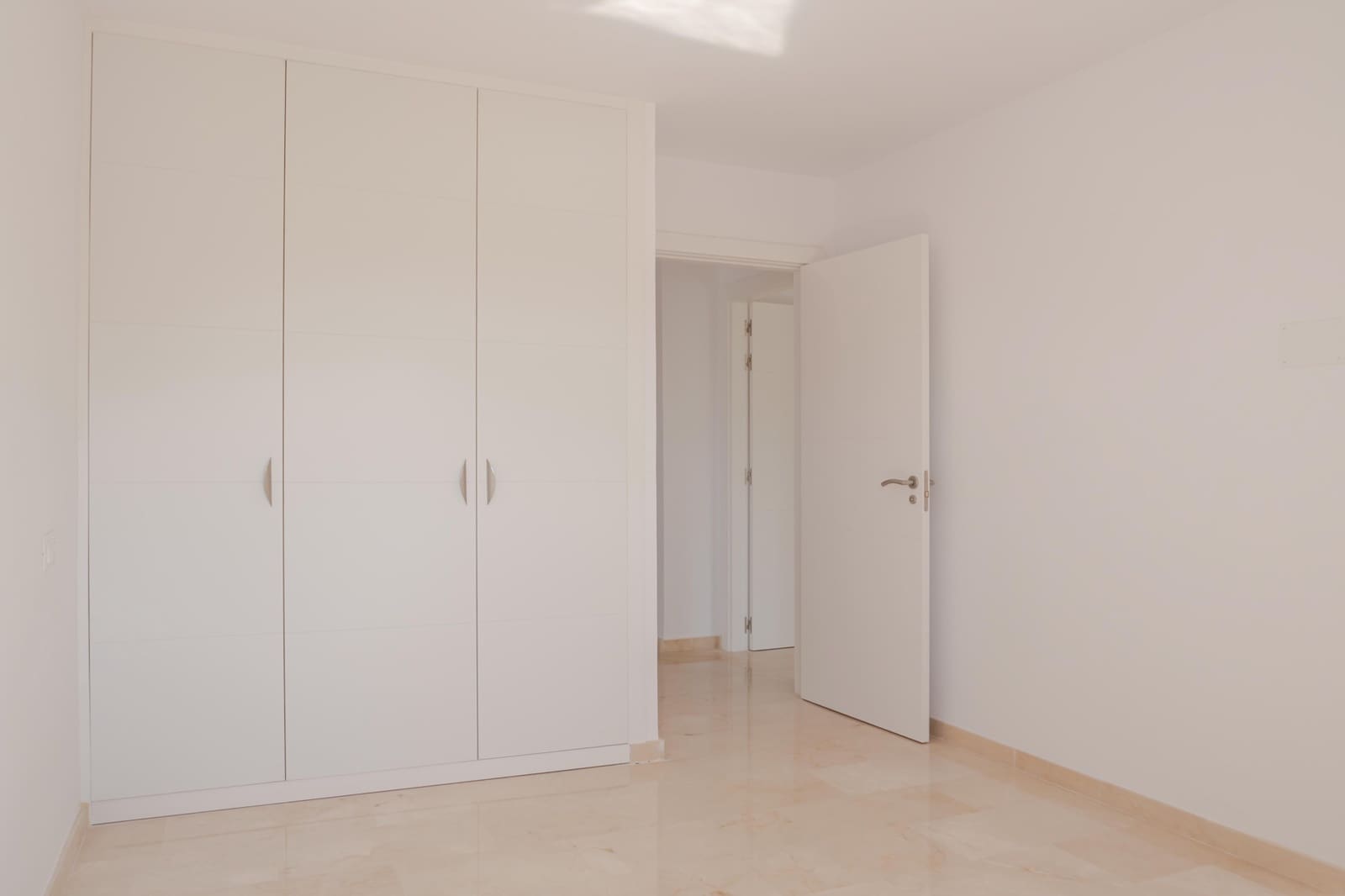 3 sypialnia Apartament na sprzedaż w Estepona z basenem garażem - 699 000 € (Ref: 9976916)