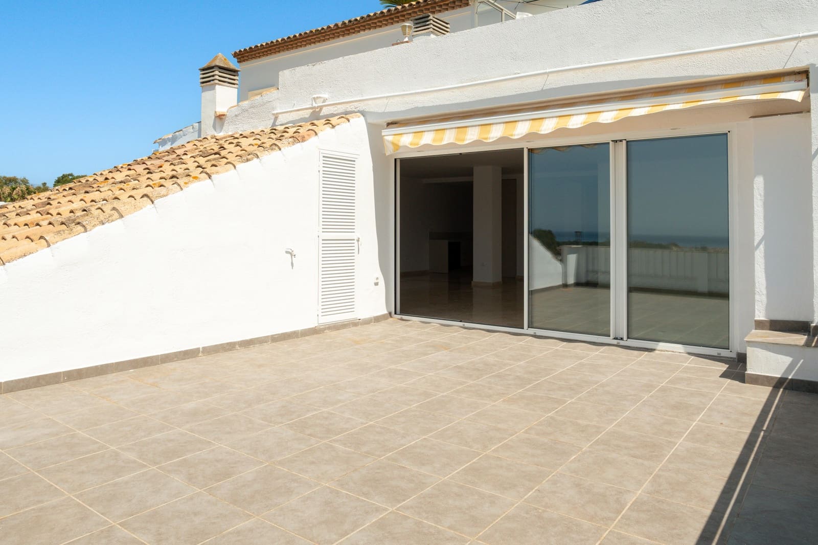 3 sypialnia Apartament na sprzedaż w Estepona z basenem garażem - 699 000 € (Ref: 9976916)