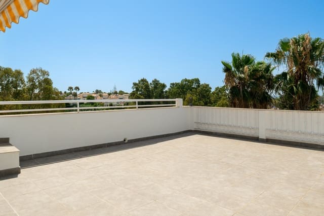 3 bedroom Apartment for sale in Estepona with pool garage - € 699,000 (Ref: 9976916)