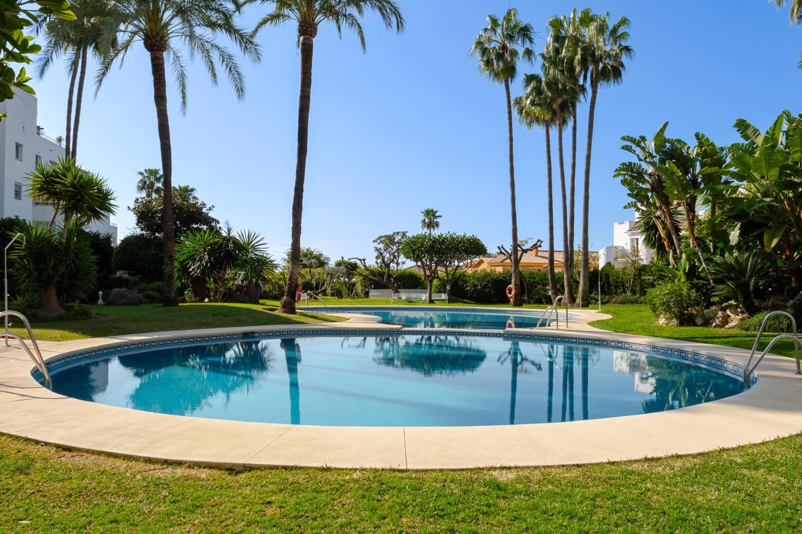 3 sypialnia Apartament na sprzedaż w Estepona z basenem garażem - 699 000 € (Ref: 9976916)