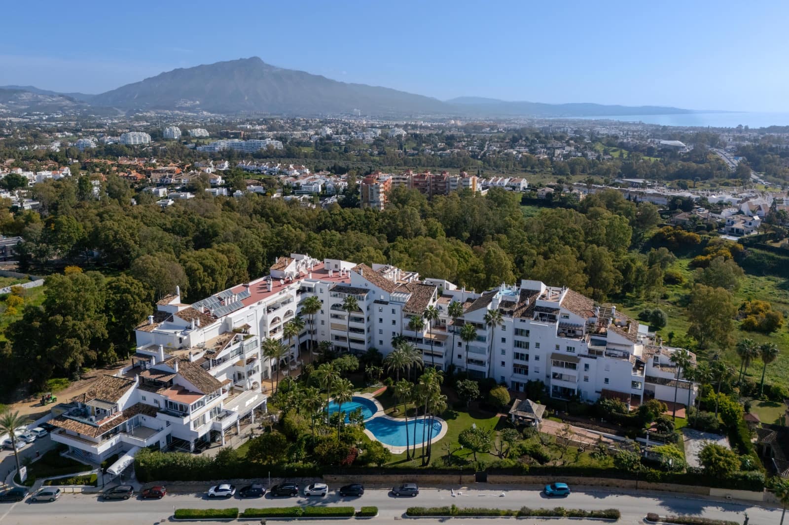 3 sypialnia Apartament na sprzedaż w Estepona z basenem garażem - 699 000 € (Ref: 9976916)