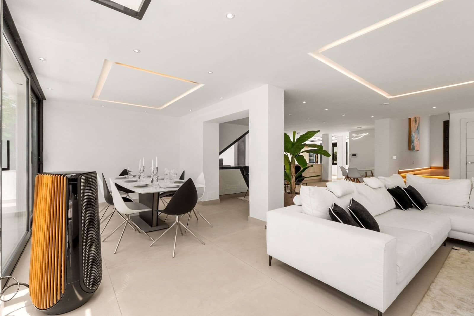 Chalet de 4 habitaciones en Nueva Andalucia en venta con piscina garaje - 4.595.000 € (Ref: 9976919)