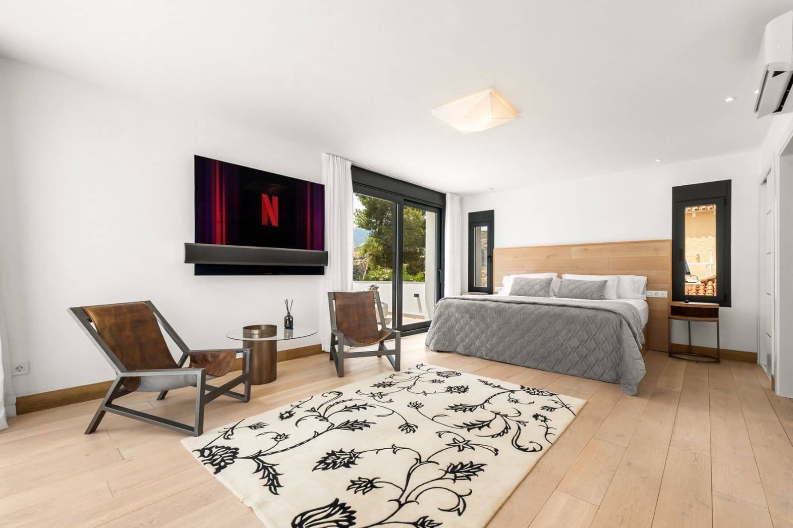 Chalet de 4 habitaciones en Nueva Andalucia en venta con piscina garaje - 4.595.000 € (Ref: 9976919)
