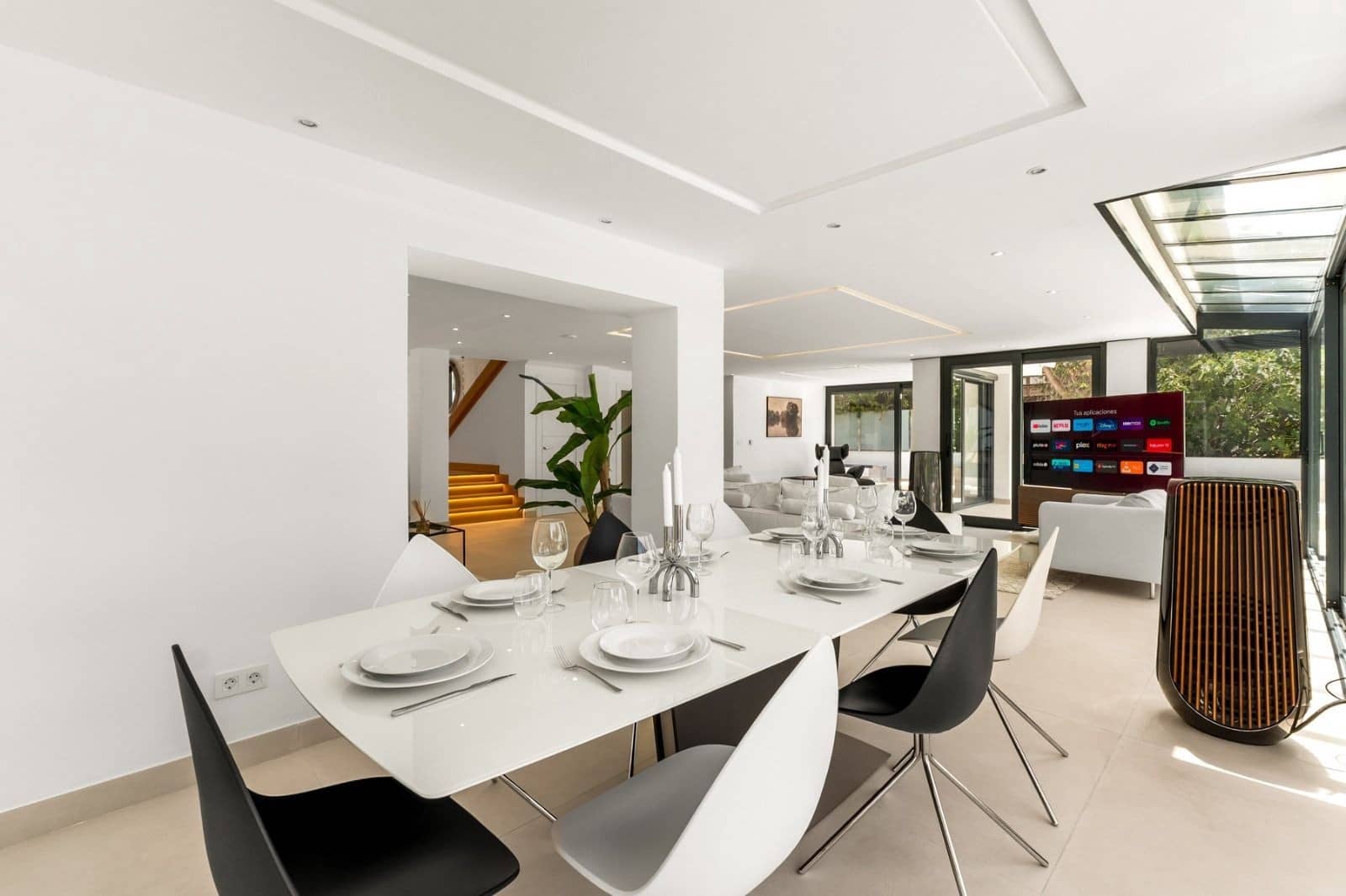 Chalet de 4 habitaciones en Nueva Andalucia en venta con piscina garaje - 4.595.000 € (Ref: 9976919)