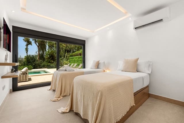 4 bedroom Villa for sale in Nueva Andalucia, Marbella with pool garage - € 4,595,000 (Ref: 9976919)