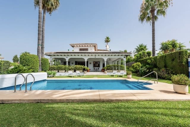 4 soveværelse Villa til salg i San Pedro de Alcantara, Marbella med swimmingpool garage - € 2.495.000 (Ref: 9983013)