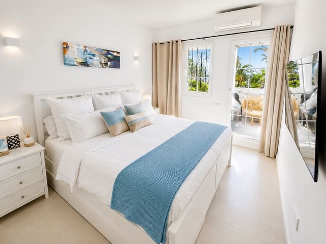2 slaapkamer Appartement te koop in Nueva Andalucía Centro, Marbella - € 995.000 (Ref: 9984547)