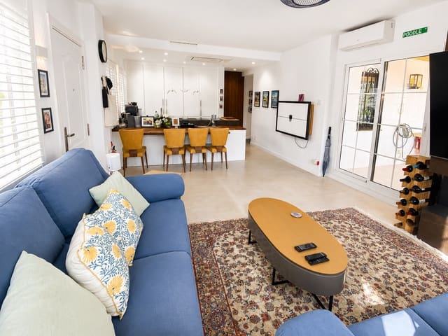 2 slaapkamer Appartement te koop in Nueva Andalucía Centro, Marbella - € 995.000 (Ref: 9984547)