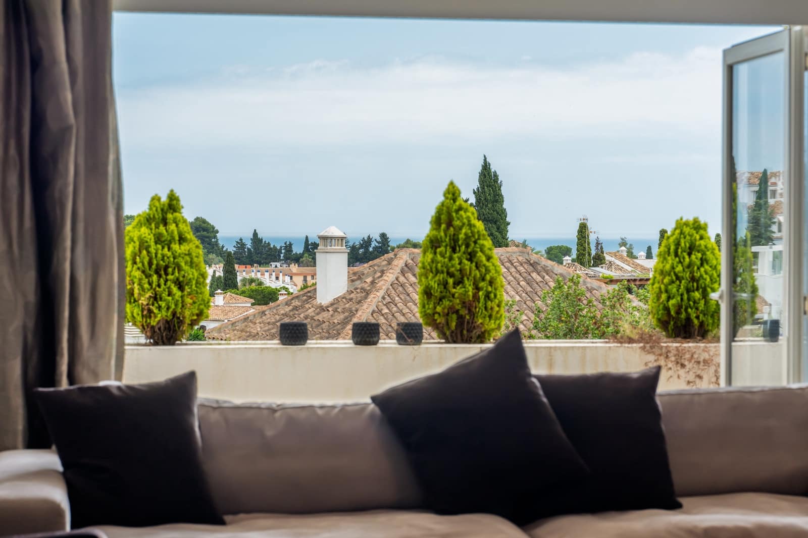4 sypialnia Apartament na sprzedaż w Marbella z basenem - 2 500 000 € (Ref: 9990387)
