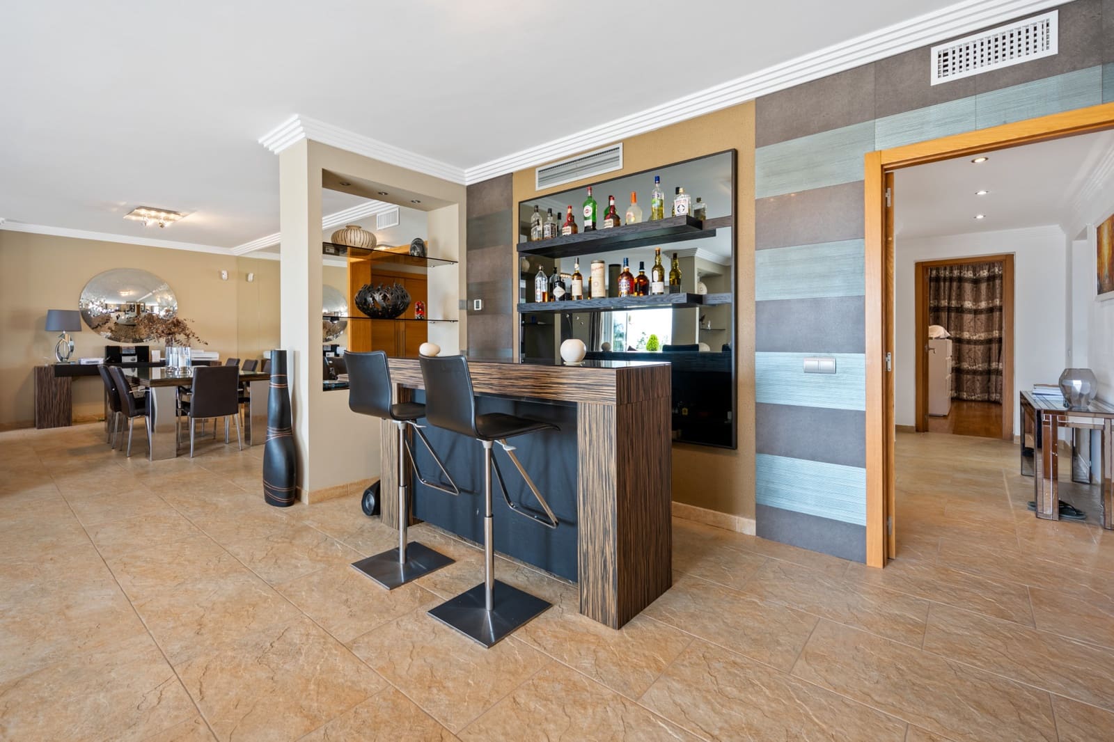 4 sypialnia Apartament na sprzedaż w Marbella z basenem - 2 500 000 € (Ref: 9990387)