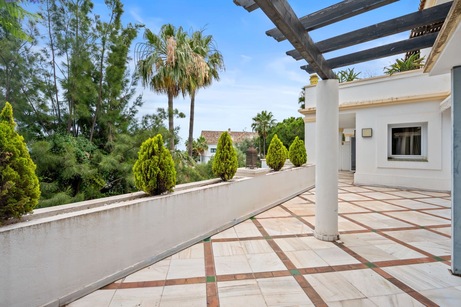 4 sypialnia Apartament na sprzedaż w Marbella z basenem - 2 500 000 € (Ref: 9990387)