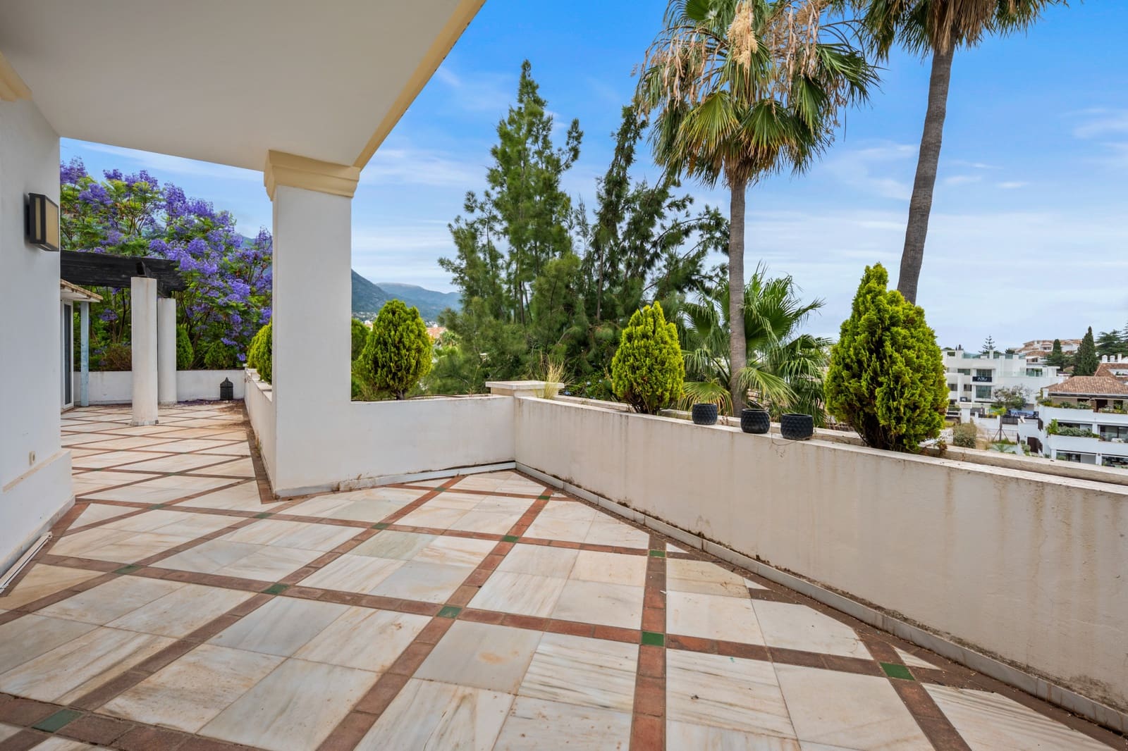 4 sypialnia Apartament na sprzedaż w Marbella z basenem - 2 500 000 € (Ref: 9990387)