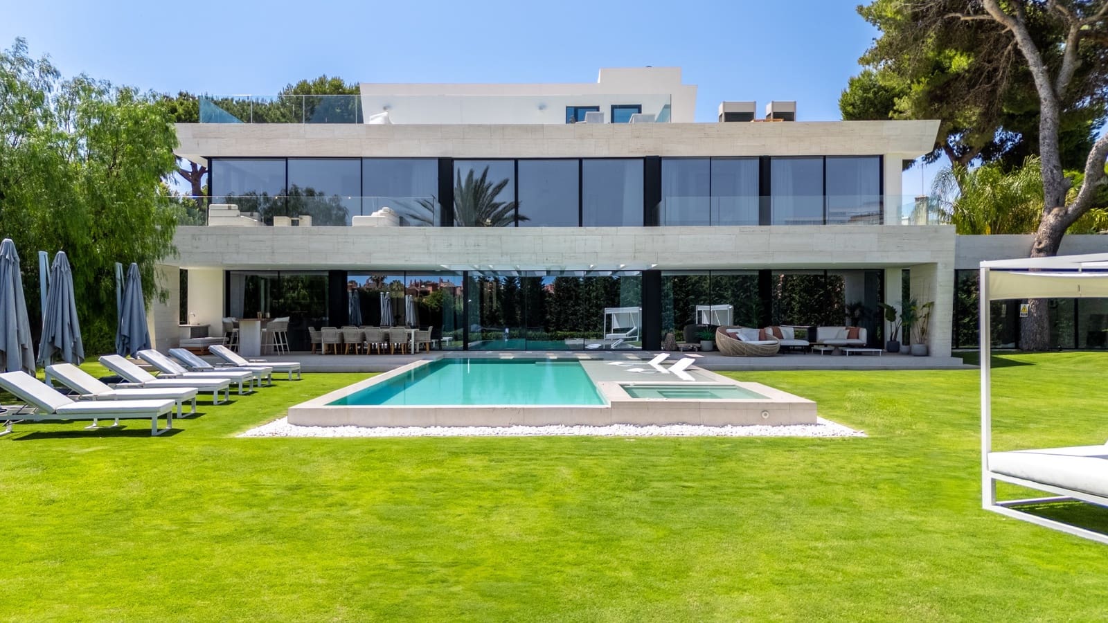 6 quarto Moradia para venda em Marbella com piscina garagem - 8 750 000 € (Ref: 9996772)