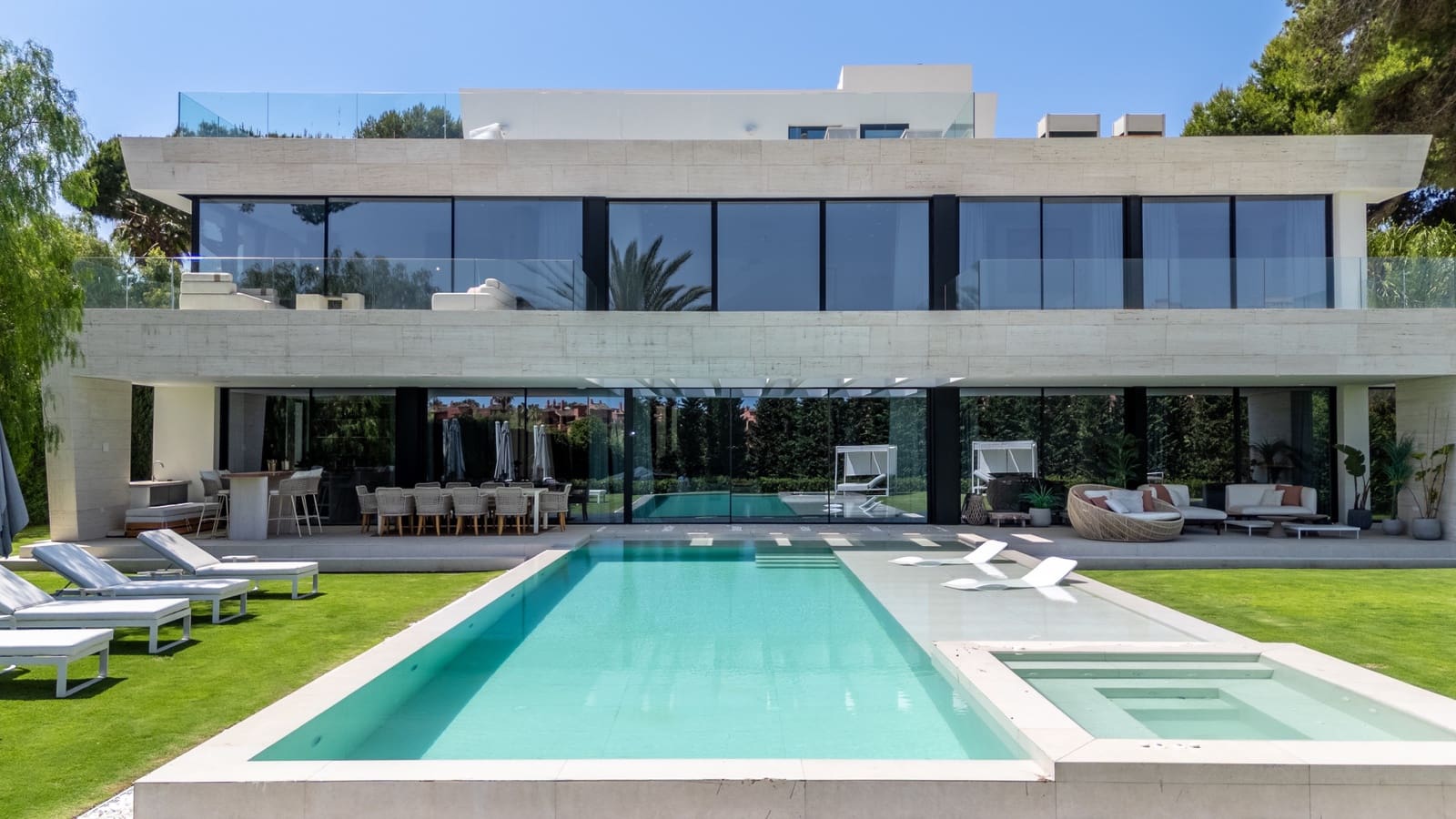 6 quarto Moradia para venda em Marbella com piscina garagem - 8 750 000 € (Ref: 9996772)