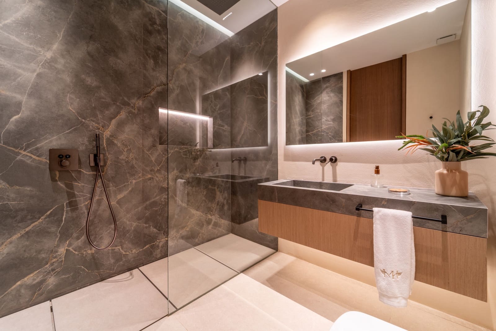 6 quarto Moradia para venda em Marbella com piscina garagem - 8 750 000 € (Ref: 9996772)