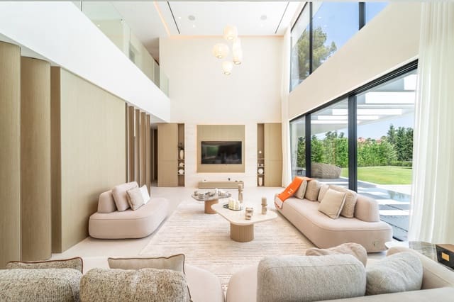 6 bedroom Villa for sale in Marbella with pool garage - € 8,750,000 (Ref: 9996772)