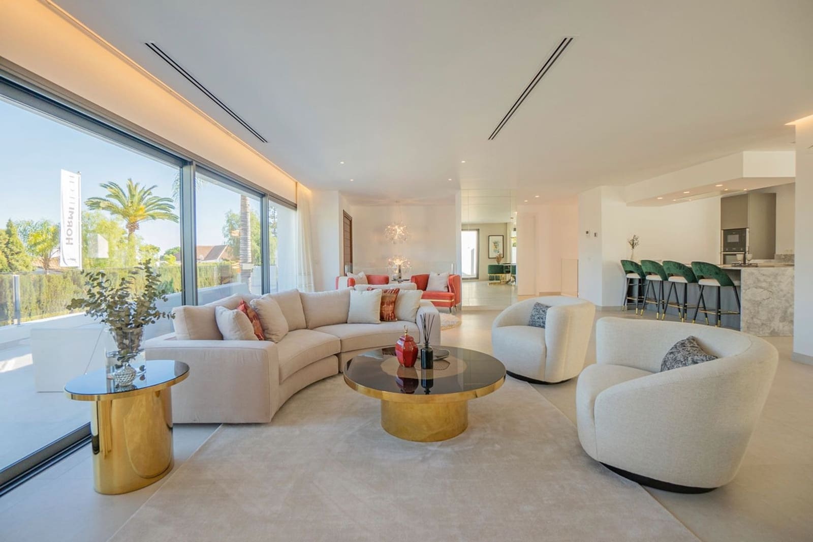 4 soverom Villa til salgs i Nueva Andalucia med garasje - € 3 300 000 (Ref: 9996773)