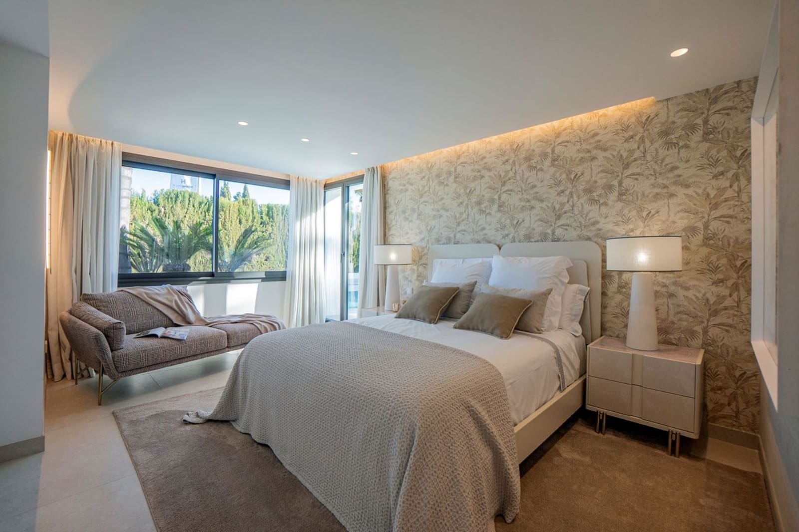 4 soverom Villa til salgs i Nueva Andalucia med garasje - € 3 300 000 (Ref: 9996773)