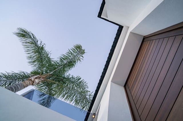 4 soverom Villa til salgs i Nueva Andalucia, Marbella med garasje - € 3 300 000 (Ref: 9996773)