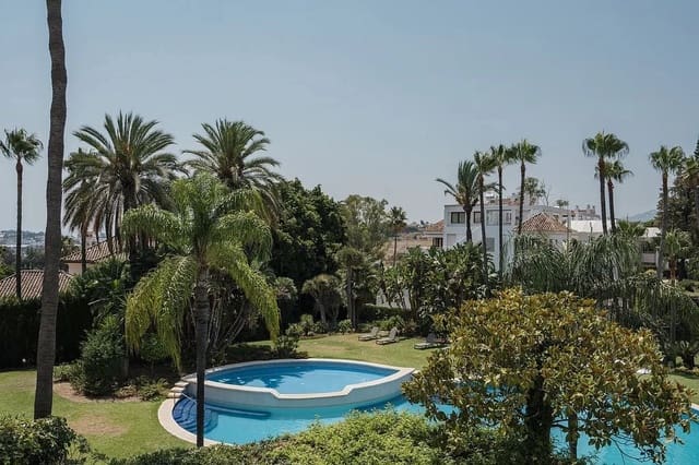 4 bedroom Apartment for sale in Marbella with pool garage - € 2,595,000 (Ref: 9996774)