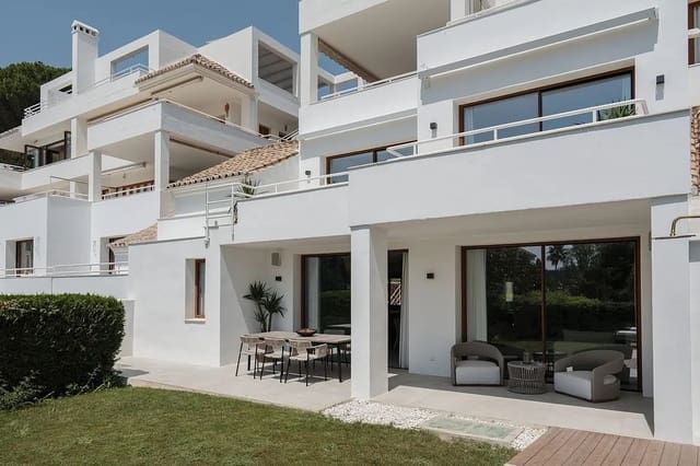 4 bedroom Apartment for sale in Marbella with pool garage - € 2,595,000 (Ref: 9996774)