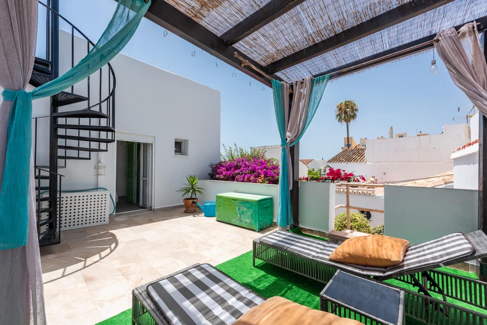 2 sovrum Hus till salu i Estepona - 700 000 € (Ref: 9998439)